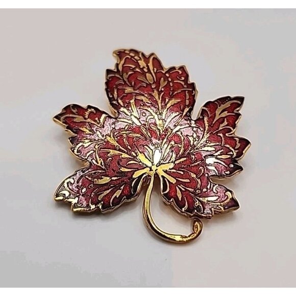 Vintage Metropolitan Museum of Art (MMA) Red Enamel Gold Tone Maple Leaf Brooch - Picture 1 of 3
